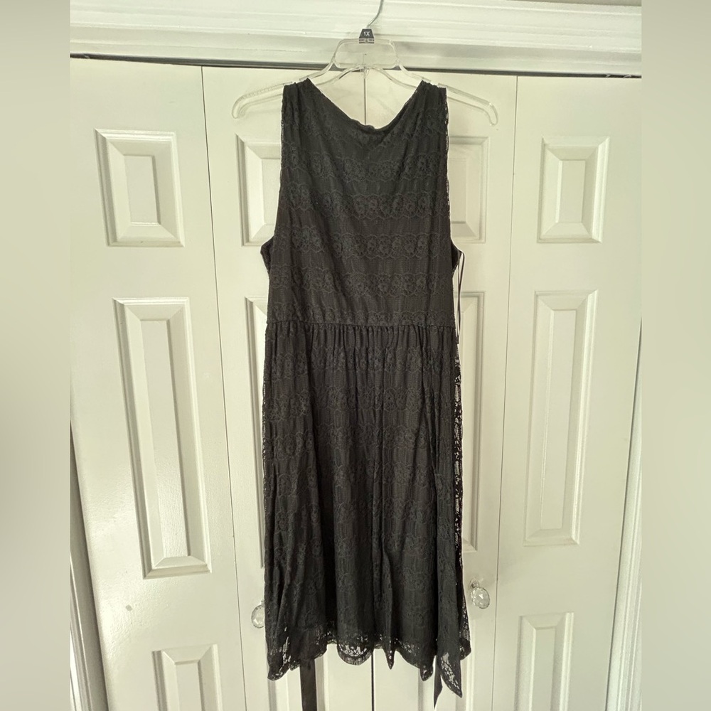 Women’s plus Black lace dress